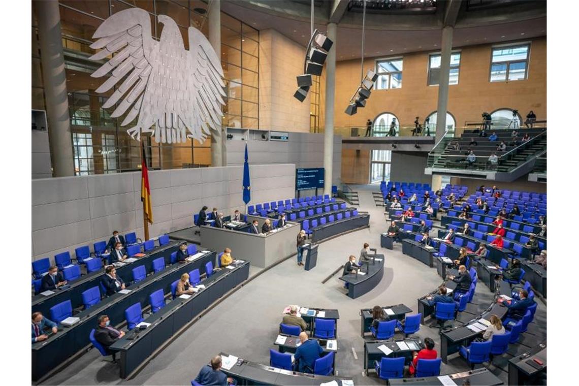 Für Bundestagsabgeordnete gibt es bei Nebeneinkünften in Zukunft deutlich strengere Meldepflichten. Foto: Michael Kappeler/dpa