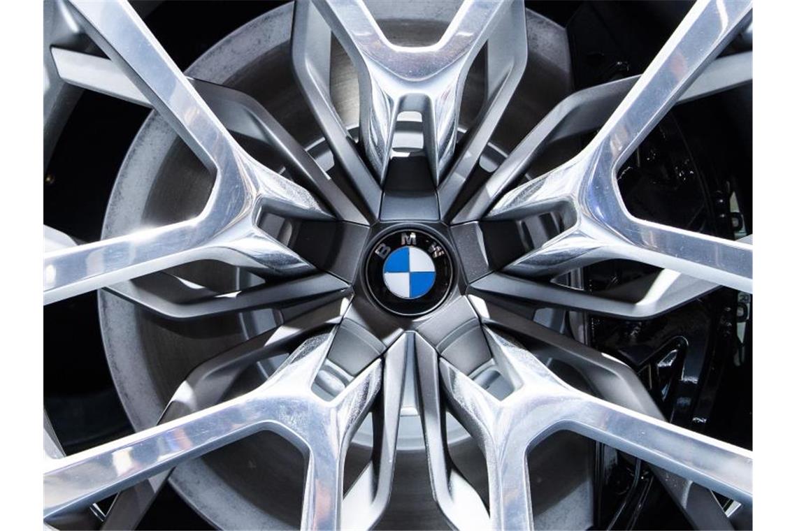 Für das Gesamtjahr erwartet der BMW-Konzern weiterhin „eine leichte Absatzsteigerung“. Foto: Silas Stein/dpa