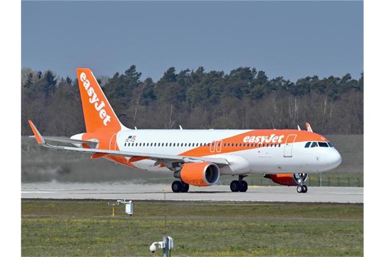 Für das laufende Geschäftsjahr bis Ende September traut sich Easyjet weiterhin keine Finanzprognose zu. Foto: Patrick Pleul/dpa-Zentralbild/dpa