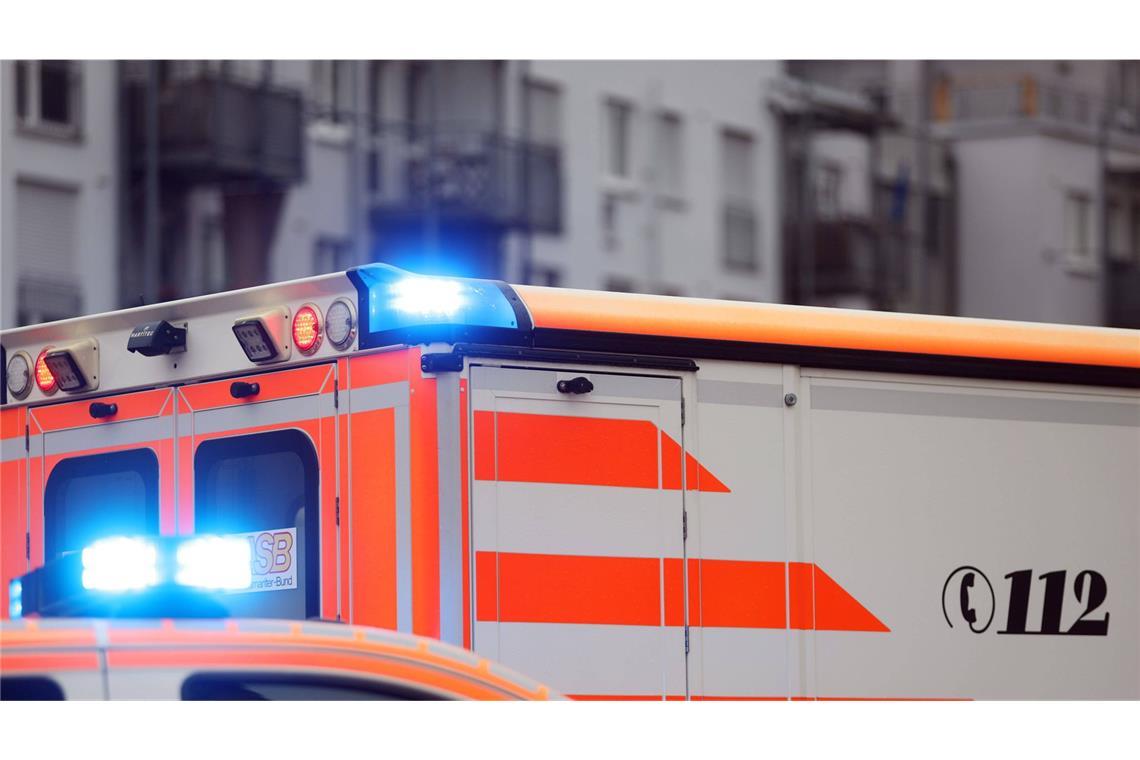 Vater erfasst Neugeborenes mit Auto – Kind tödlich verletzt Für das Mädchen kam jede Hilfe zu spät. (Symbolbild)