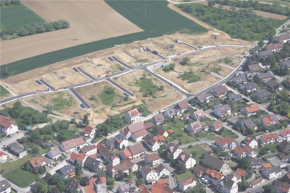 Bauamt und Bauhof kontrollieren Für das Neubaugebiet Kreuzäcker in Erbstetten wurden zahlreiche, verschiedene Ausgleichsmaßnahmen festgelegt. Foto: F. Muhl