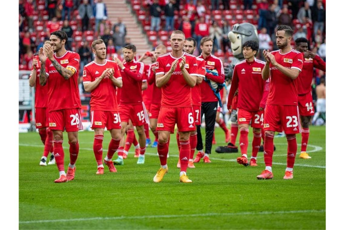 Union-Premiere in Prag: Für Coach Fischer ein Genuss Für den 1. FC Union Berlin beginnt mit dem Spiel gegen Slavia Prag das Abenteuer Conference League. Foto: Andreas Gora/dpa