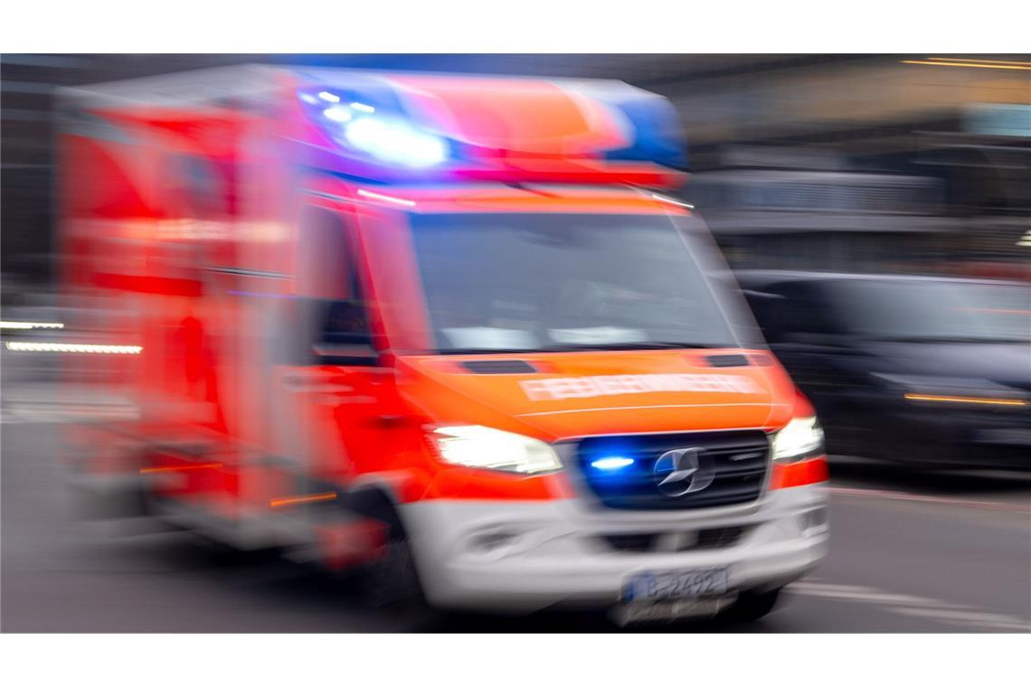 Für den Autofahrer kam jede Hilfe zu spät. (Symbolbild)