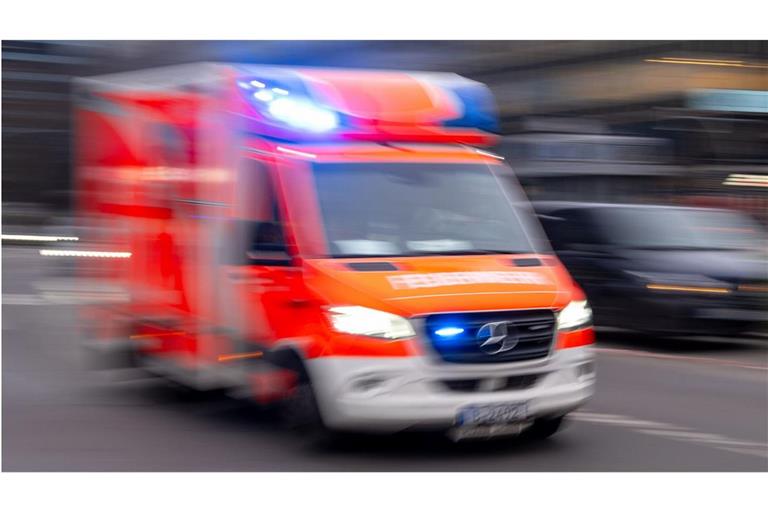 Für den Autofahrer kam jede Hilfe zu spät. (Symbolbild)
