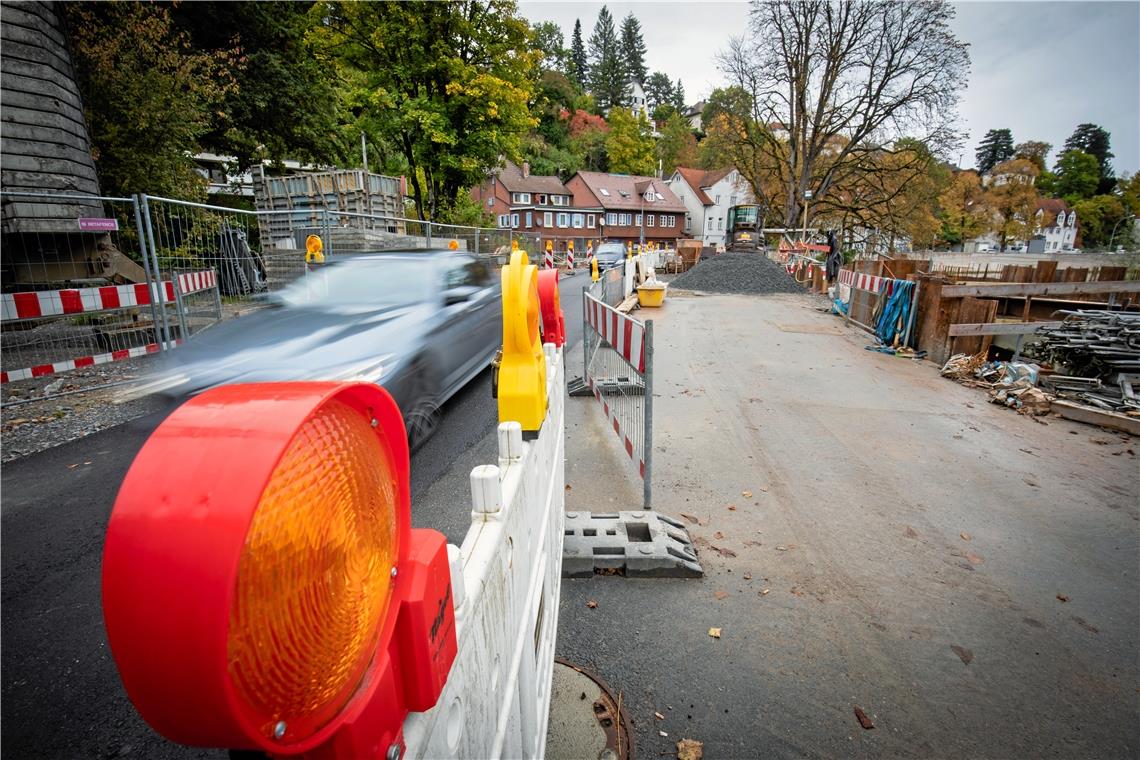 Vollsperrung der Talstraße Für den Einbau des neuen Fahrbahnbelags wird die Talstraße voll gesperrt. Archivfoto: A. Becher