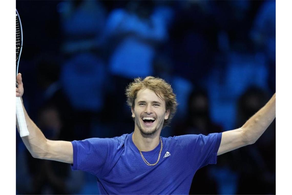 „Ein Wahnsinns-Jahr“: Zverev gewinnt Titel bei ATP Finals Für den Hamburger war der Erfolg bei den ATP Finals der bereits sechste Titel in den vergangenen elf Monaten. Foto: Luca Bruno/AP/dpa