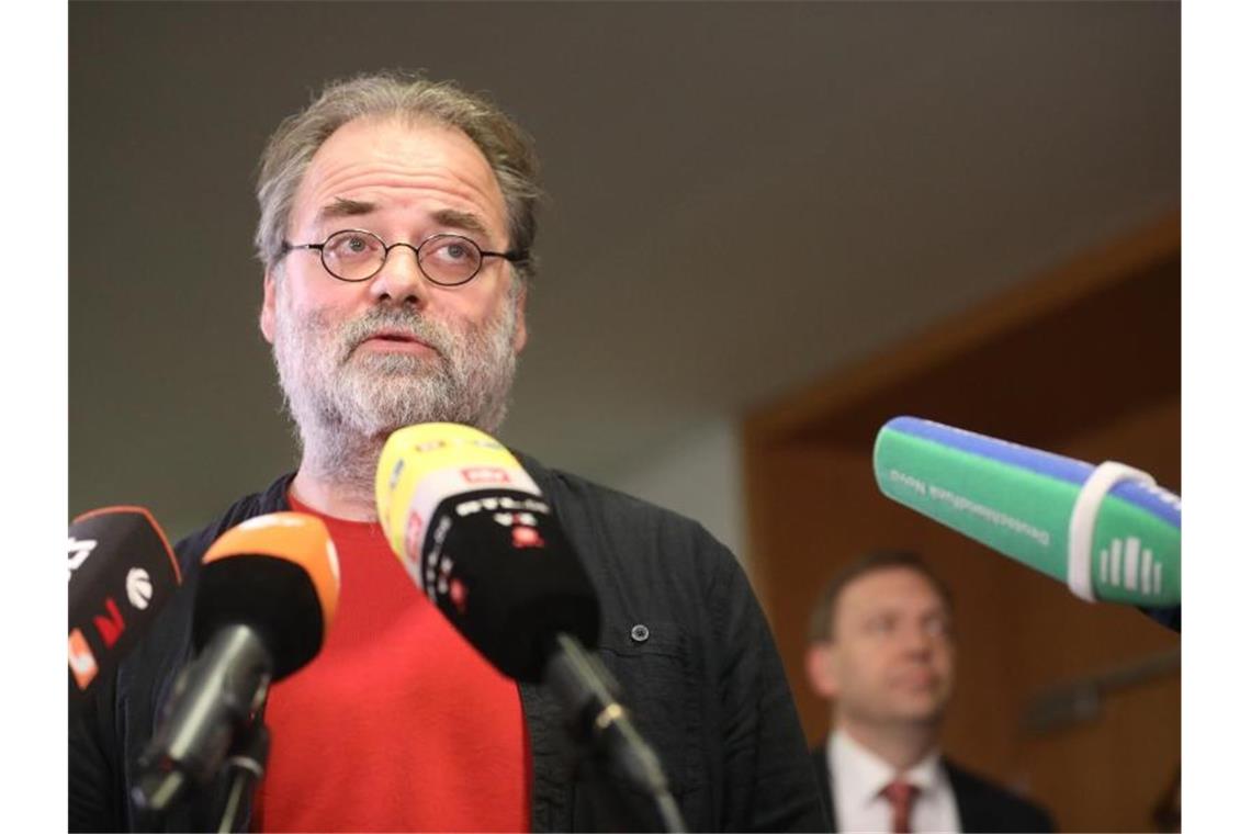 Thüringer Parteien basteln an einer Mini-Wahlperiode Für den stellvertretenden Landesvorsitzenden der Linken, Steffen Dittes, ist auch eine Paketlösung denkbar. Foto: Bodo Schackow/dpa-Zentralbild/dpa