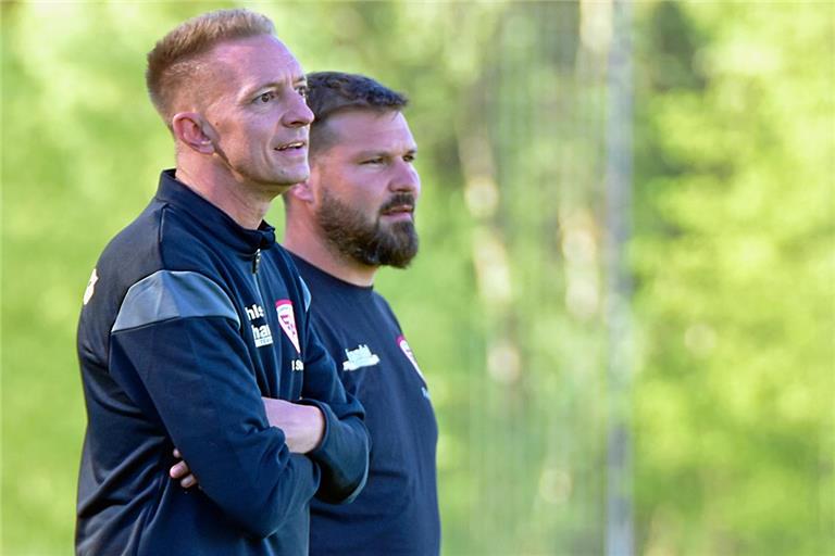 Für den SVA und die Trainer Hannes Stanke (links) sowie Florian Mrasek sieht es mit dem Direktaufstieg schlecht aus. Sie müssen es wohl über die Relegation versuchen.Foto: Tobias Sellmaier
