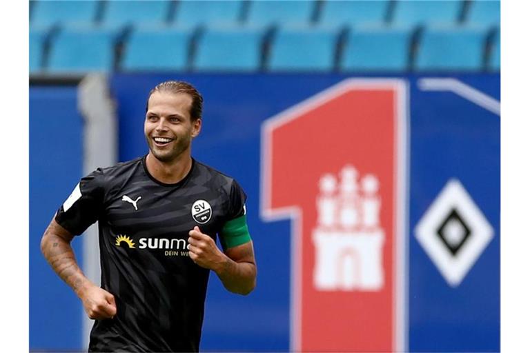 Für Dennis Diekmeier ist der SV Sandhausen längst mehr als eine Zwischenstation geworden. Foto: Christian Charisius/dpa/Archivbild