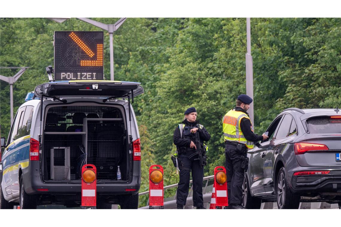 Gutachten: Reformtempo in der Migrationspolitik ist zu hoch Für die Bundespolizei gab es vergangene Woche neue Anweisungen, was die Grenzkontrollen und die Zurückweisung auch von Asylsuchenden betrifft. (Archivfoto)