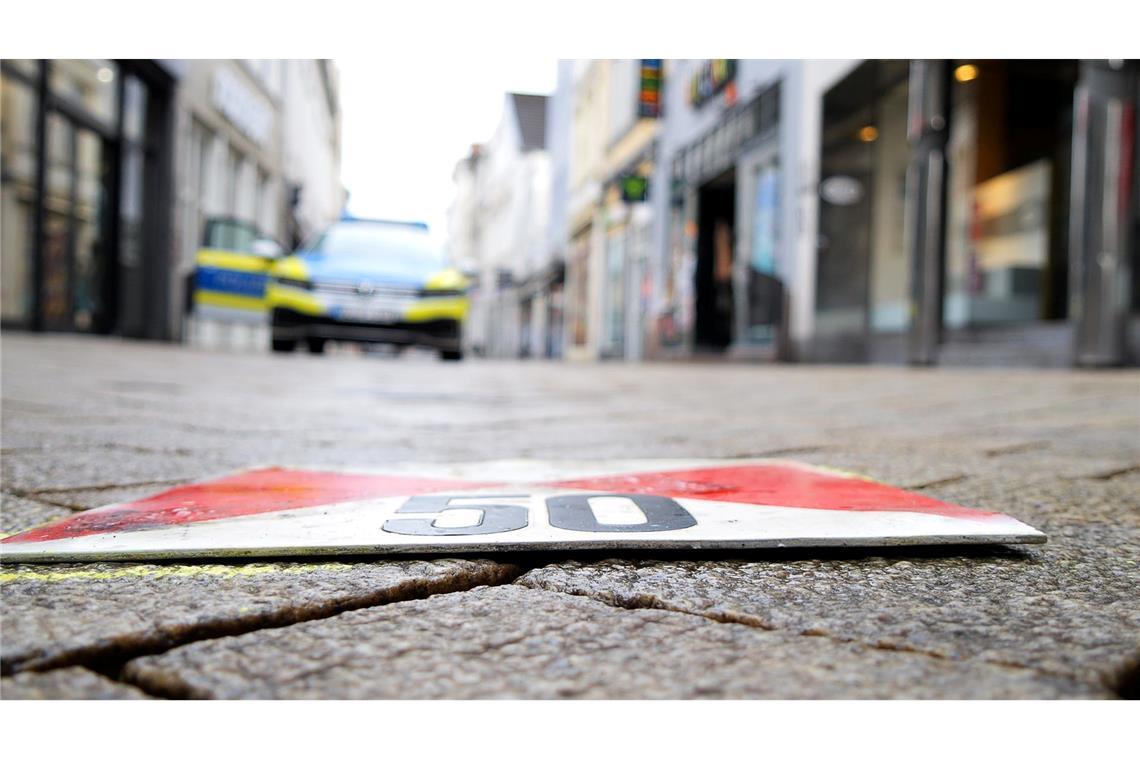 Tödliche Polizeischüsse: Ermittler erstellen 3D-Tatortmodell Für die Ermittlungen zu den tödlichen Polizeischüssen auf den 21-jährigen Lorenz wird der Tatort in Oldenburg dreidimensional vermessen.