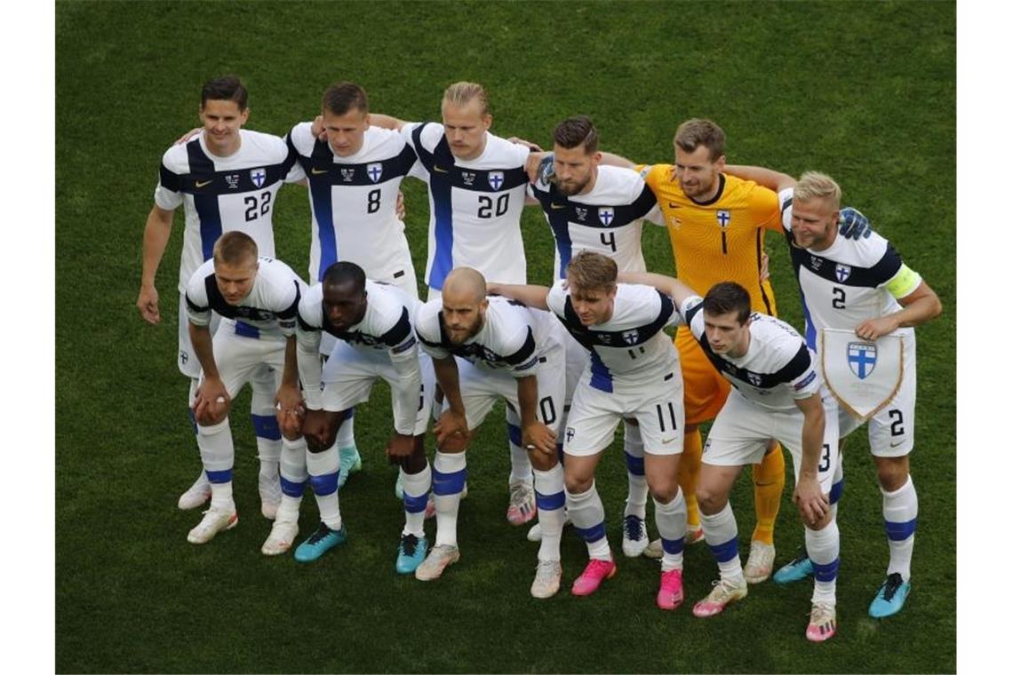 Das bringt der Tag bei der Fußball-EM Für die Finnen ist von Platz eins bis vier vor ddem letzten Gruppenspiel noch alles möglich. Foto: Anton Vaganov/Reuters Pool/AP/dpa