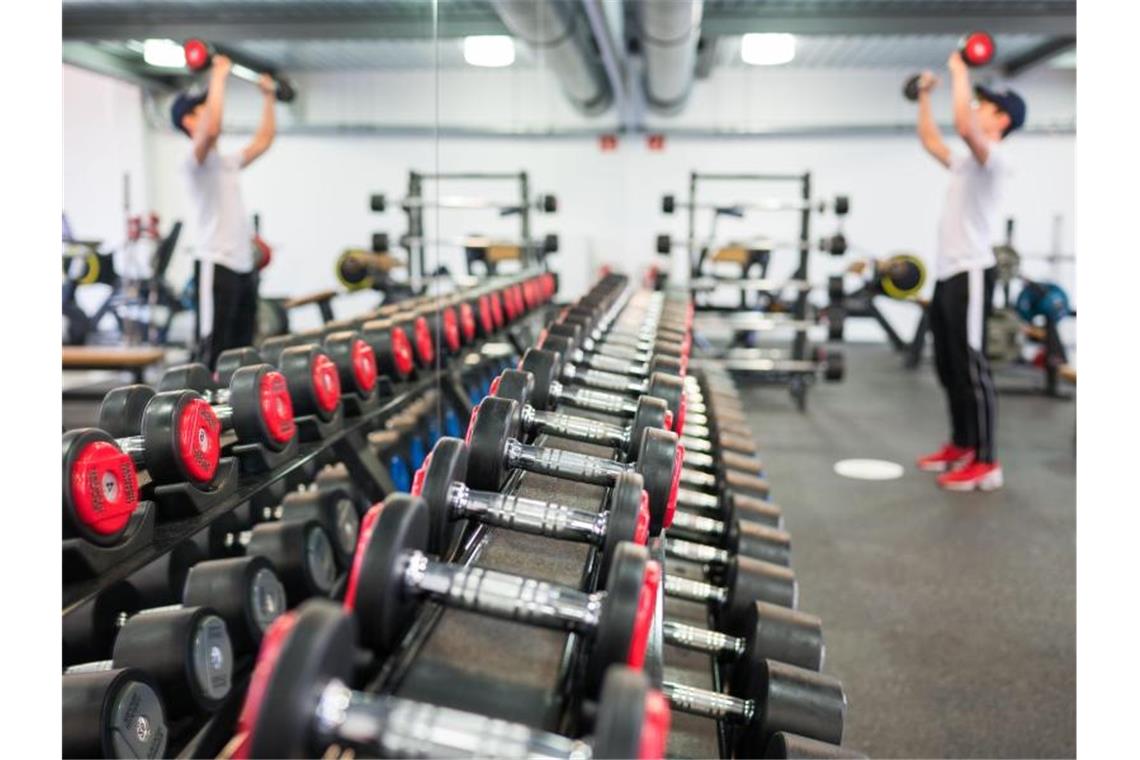 Fitnessstudios bangen wegen Corona um Jahresstart Für die gesamte Fitnessbranche ist der Jahresauftakt die wichtigste Zeit. Foto: Oliver Dietze/dpa