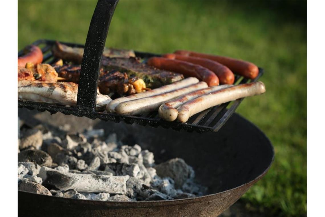 Grillen wird immer öfter zur Alternative fürs Kochen Für die Mehrheit der Deutschen gehört Grillen in den Sommermonaten einfach dazu. Foto: Karl-Josef Hildenbrand