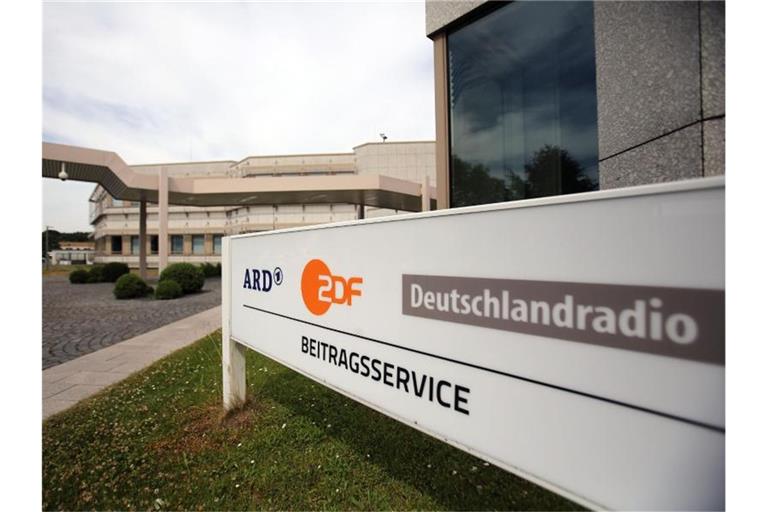 Für die Öffentlich-Rechtlichen ist der Rundfunkbeitrag die Haupteinnahmequelle. Foto: picture alliance / dpa