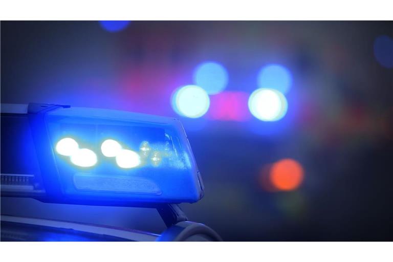 Für die Rettungsmaßnahmen wurde die Bundesstraße 292  am Abend in beiden Fahrtrichtungen gesperrt. (Symbolbild)