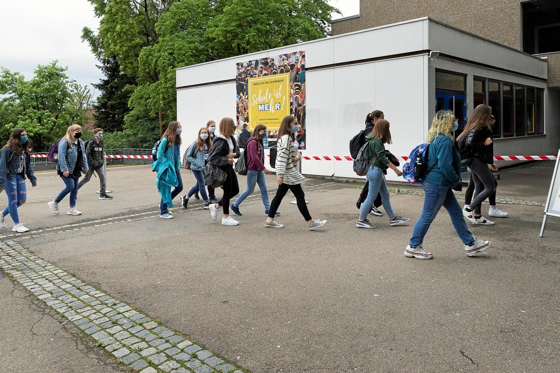 Für die Schüler der achten Klassen beginnt der Unterricht an der Max-Eyth-Realschule erst um 13 Uhr. Die Schule arbeitet im Drei-Schicht-System, damit alle Schüler wieder für einige Stunden am Präsenzunterricht teilnehmen können.Foto: J. Fiedler