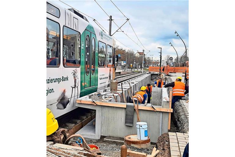 Für die Stadtbahnlinie U1 werden die Bahnsteige verlängert. Nach den Sommerferien wollen die SSB die letzten drei Haltestellen auf der Strecke ausbauen.