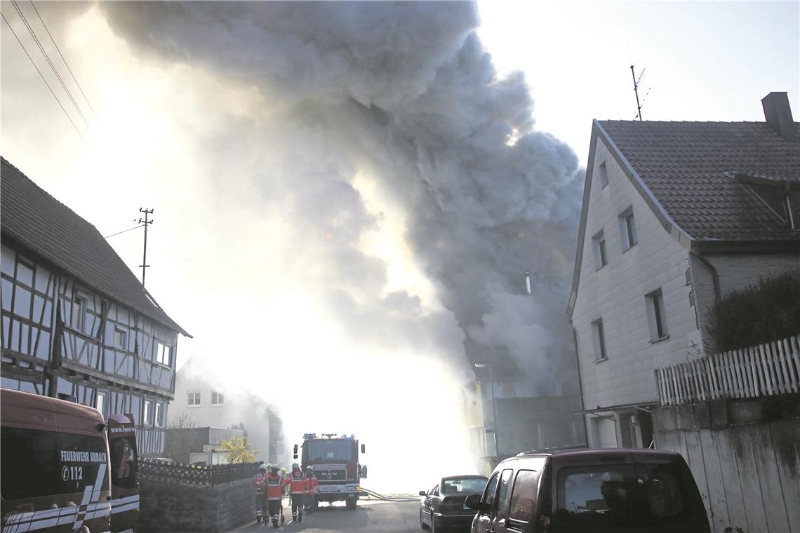 Für einen 62-jährigen Mann kam nach dem Brand in Urbach jede Hilfe zu spät. Foto: 7aktuell/Lermer