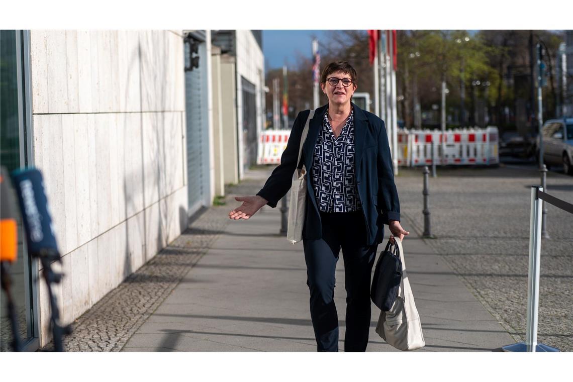 Wirtschaftsturbulenzen setzen Union und SPD unter Druck Für Esken gibt es eine rote Linie beim Asylrecht. (Archivbild)