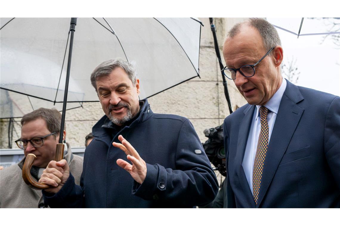 Für Friedrich Merz (rechts, CDU) ist es der erste Besuch in Seeon seit seiner Wahl zum Bundeskanzler. (Archivbild)