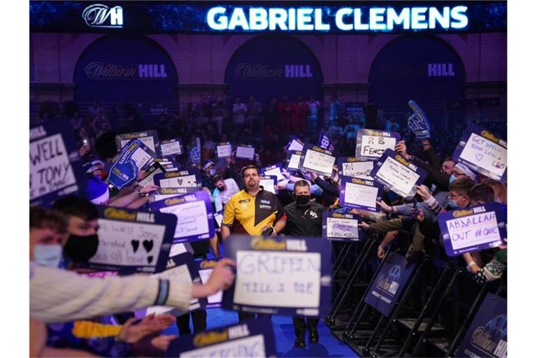 Für Gabriel Clemens ist die Darts-WM bereits beendet. Foto: Adam Davy/PA Wire/dpa