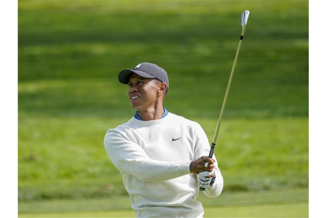 Für Golfstar Tiger Woods sind die US Open bereits nach dem zweiten Tag beendet. Foto: Charles Krupa/AP/dpa