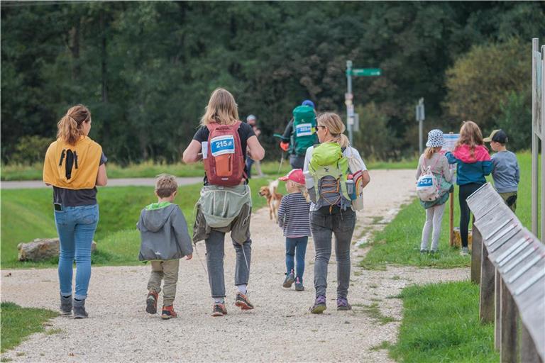 Für Groß und Klein: Die kürzeste Route führt auf etwa fünf Kilometern Länge zu den Römern und ist für geländegängige Kinderwagen geeignet. Foto: Schwäbischer Wald Tourismus/Stefan Bossow