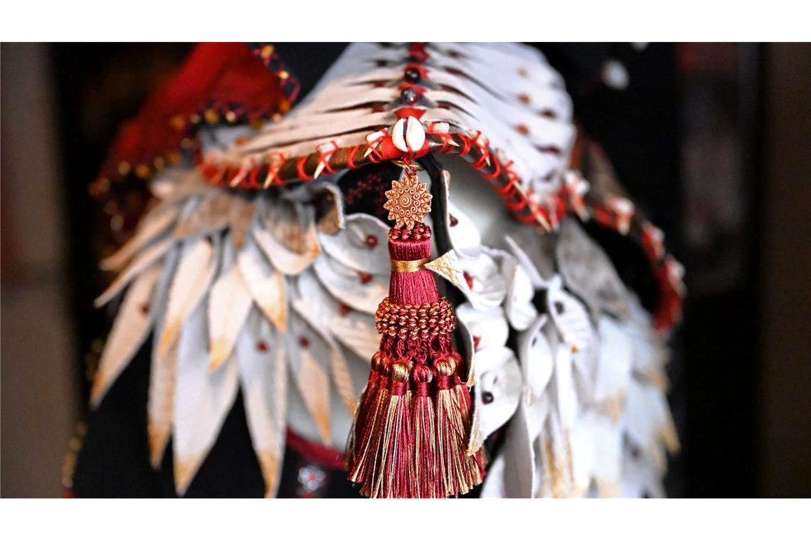 Für ihr Cosplay wiedervendet Toni viele Sachen vom Flohmarkt, wie etwa eine Quaste von einem ehemaligen Vorhang.