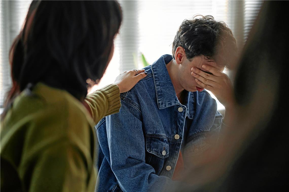 Für Jugendliche in einer Sinnkrise gibt es verschiedene Anlaufstellen. Symbolfoto: Adobe Stock/Seventyfour