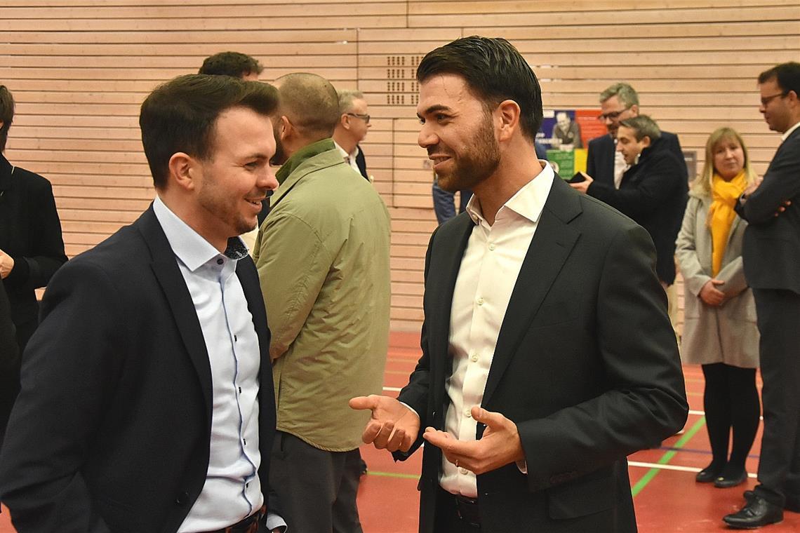 Kevin Dispan verfehlt die absolute Mehrheit knapp Für Kevin Dispan (links) und Melih Göksu geht es nun in den zweiten Wahlgang. Foto: Tobias Sellmaier