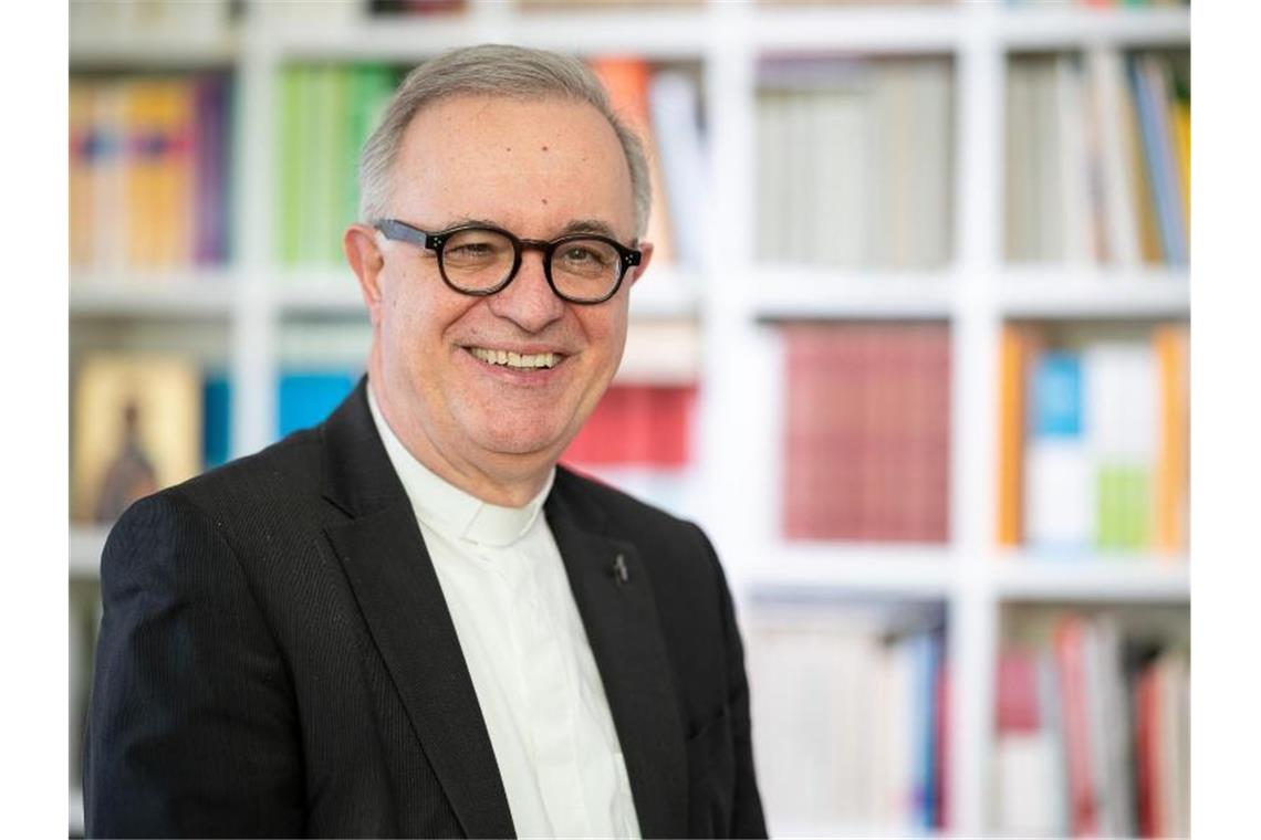 Landeskirche wählt Nachfolge für Landesbischof July Für Landesbischof Frank Otfried July der württembergischen Landeskirche wird eine Nachfolge gesucht. Foto: Sebastian Gollnow/dpa/Archivbild