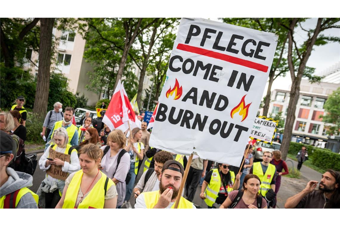 Für Montag und Dienstag sind Kundgebungen und Streikaktionen an allen vier Uniklinik-Standorten im Land geplant (hier ein Foto einer früheren Aktion).