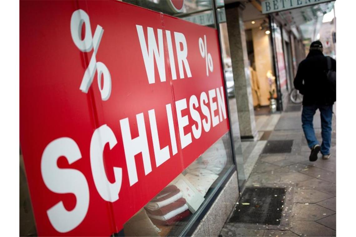 Bundestag beschließt Änderungen im Insolvenzrecht Für pandemiebedingt überschuldete Firmen bleibt die Pflicht zum Stellen einen Insolvenzantrags mindestens bis Ende Januar ausgesetzt. Foto: Martin Gerten/dpa