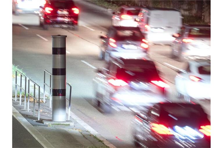 Für Raser und Falschparker wird es teurer. Foto: Marijan Murat/dpa