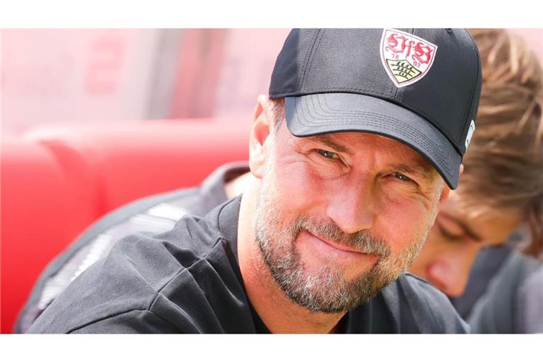 Für seine Arbeit beim VfB erntet Coach Sebastian Hoeneß unter seinen Trainerkollegen viel Anerkennung (Archiv)