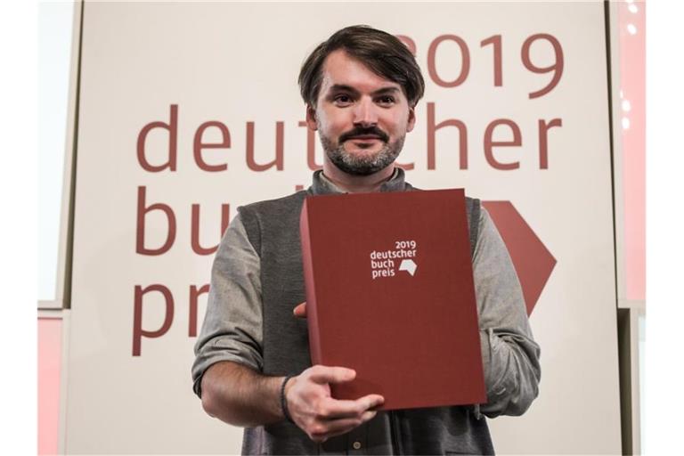 Für seinem Roman „Herkunft“ hat Saša Stanišic den Deutschen Buchpreis erhalten. Foto: Andreas Arnold/dpa