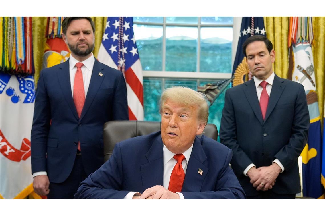 Für US-Präsident Trump verhandeln Vizepräsident JD Vance (l) und US-Außenminister Marco Rubio. (Archivbild)