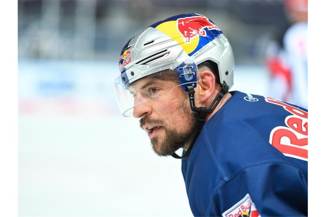 Red Bull München verpasst Champions-League-Finale Für Verteidiger Yannic Seidenberg und den EHC Red Bull München ist der Traum vom Champions-League-Titel in diesem Jahr vorbei. Foto: Tobias Hase/dpa/Archiv