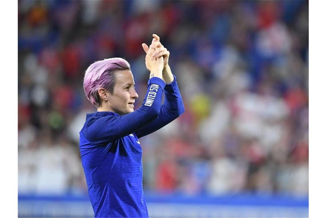 US-Star Megan Rapinoe - „Ein wandelnder Protest“ Für viele Amerikaner ist Megan Rapinoe schon vor dem Endspiel der Star des Turniers. Foto: Sebastian Gollnow