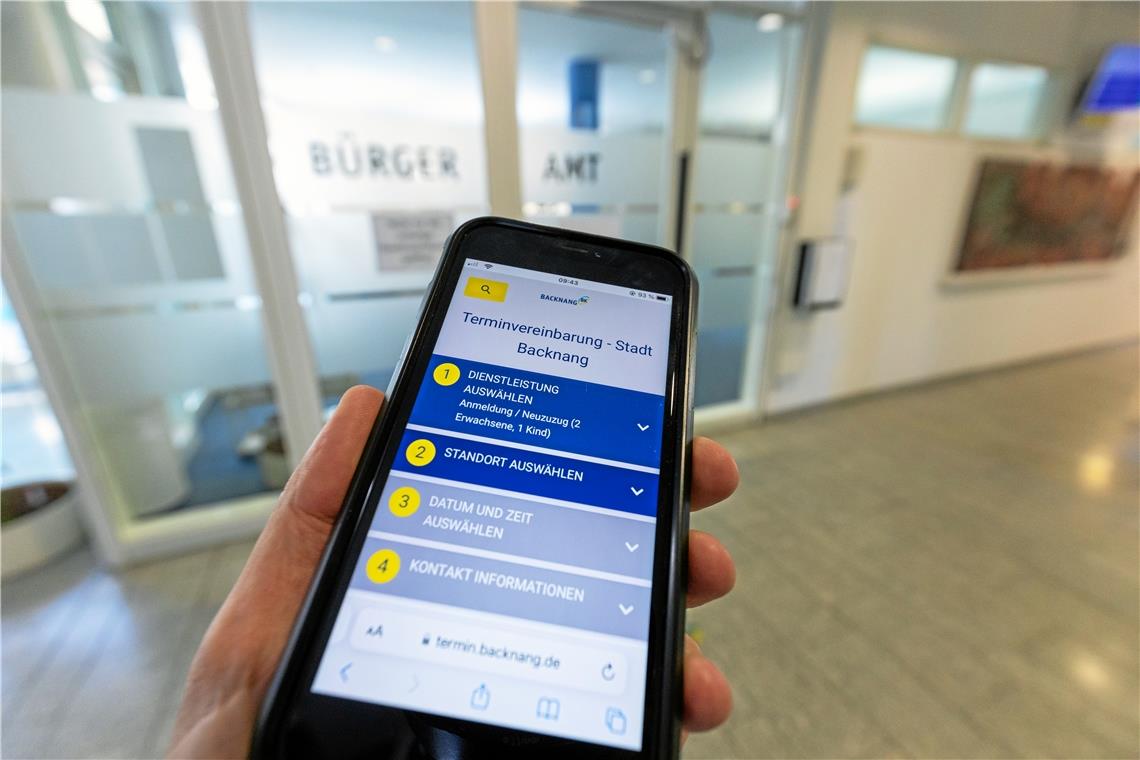 Wie digital ist die Stadtverwaltung Backnang? Für viele Dienstleistungen müssen die Bürgerinnen und Bürger weiterhin persönlich aufs Amt gehen. Zumindest die Termine dafür kann man bei der Stadt Backnang jetzt aber online buchen. Foto: Alexander Becher