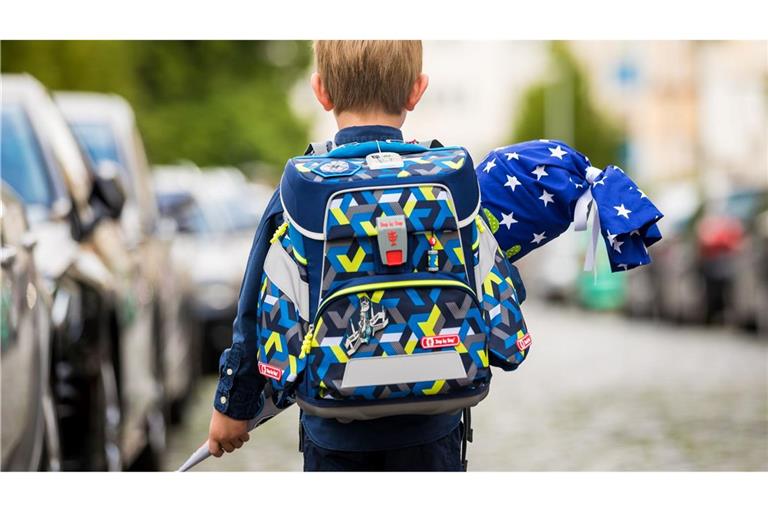 Für viele Eltern stehen zum Schulstart ihrer Kinder zahlreiche Anschaffungen auf dem Einkaufszettel. (Archivbild)