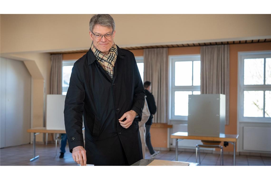 Für wen hat Bundesverkehrsminister Patrick Schnieder, Bruder des CDU-Herausforderers, wohl gestimmt?