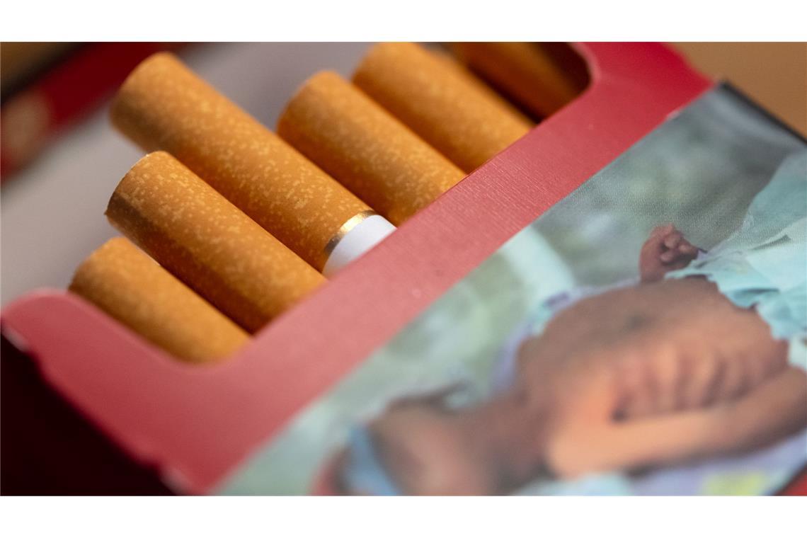 Für Zigaretten werden deutliche Steuer-Aufschläge empfohlen. (Symbolbild)