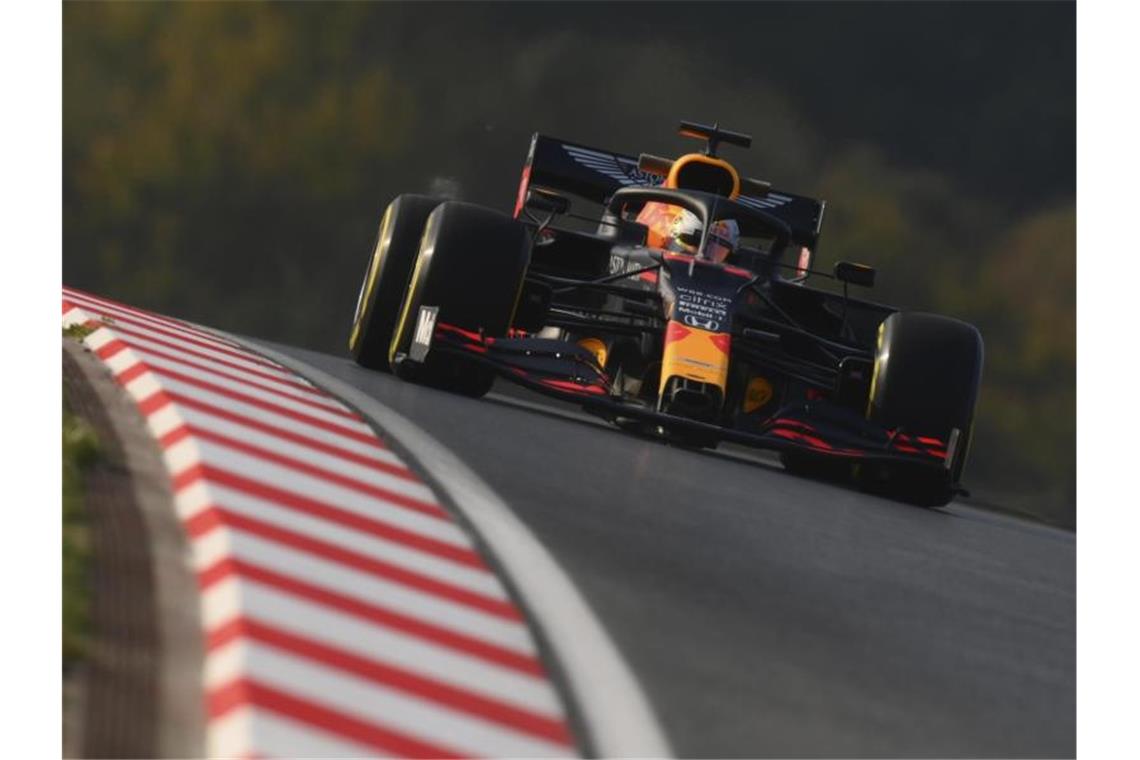 Fuhr auch beim letzten Training in Istanbul die schnellste Zeit: Max Verstappen. Foto: Clive Mason/POOL GETTY/AP/dpa