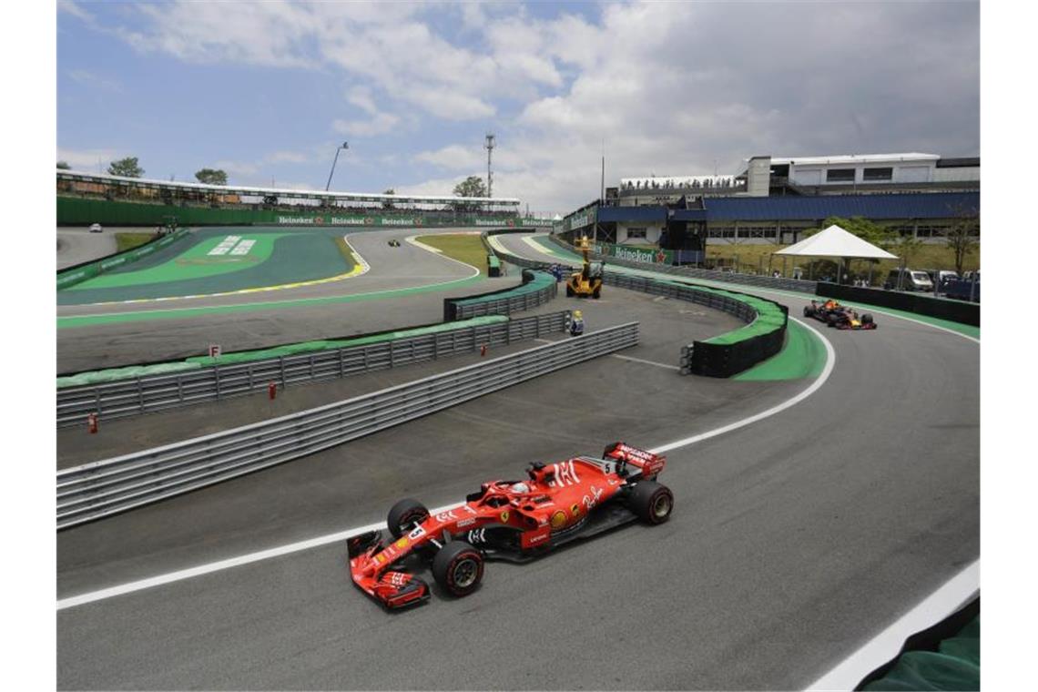 Fuhr beim Training zum Grand Prix von Brasilien die schnellste Runde: Sebastian Vettel im Ferrari. Foto: Nelson Antoine/AP/dpa