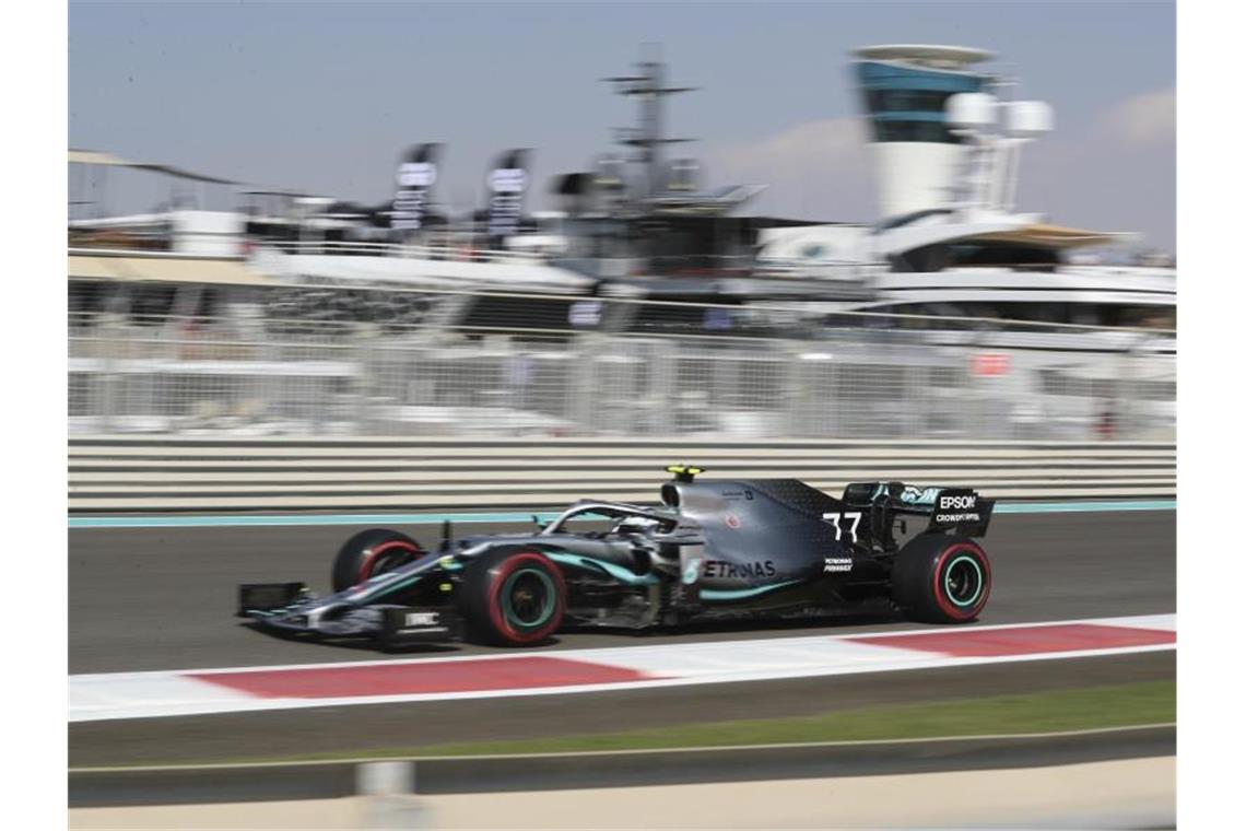 Fuhr beim Training zum Rennen in Abu Dhabi Bestzeit: Valtteri Bottas vom Team Mercedes. Foto: Kamran Jebreili/AP/dpa