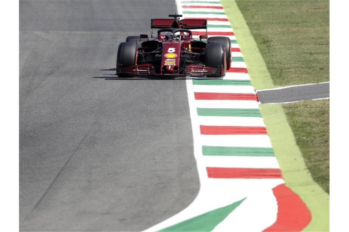 Fuhr im ersten Mugello-Training erneut nur hinterher: Ferrari-Pilot Sebastian Vettel. Foto: Luca Bruno/AP/dpa