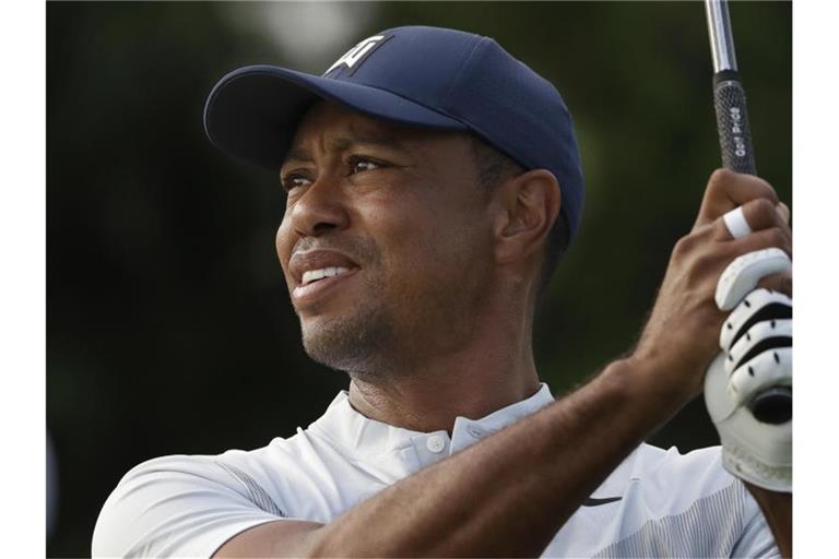 Gab in Jersey City vor der zweiten Runde auf: Tiger Woods. Foto: Mark Lennihan/AP