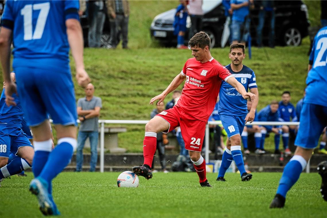 Gab mit der TSG die Richtung vor: Louis Wiesheu. 8:0 gewann Backnang beim SVU. Foto: A. Becher
